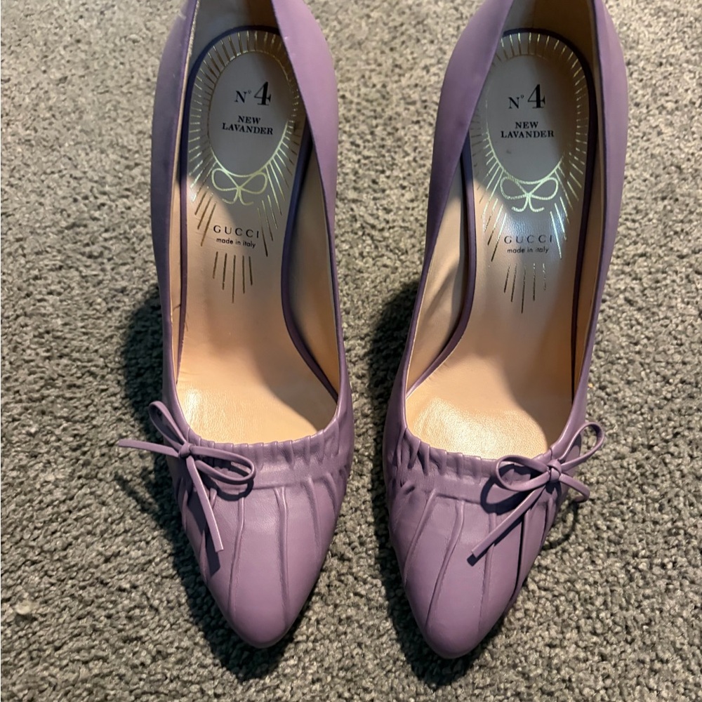 Gucci Lavender Heeled Shoes for Women - Picture 2 of 16